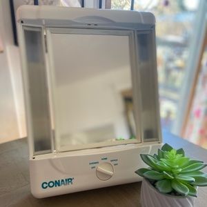 Conair Lighted Makeup mirror, free shipping